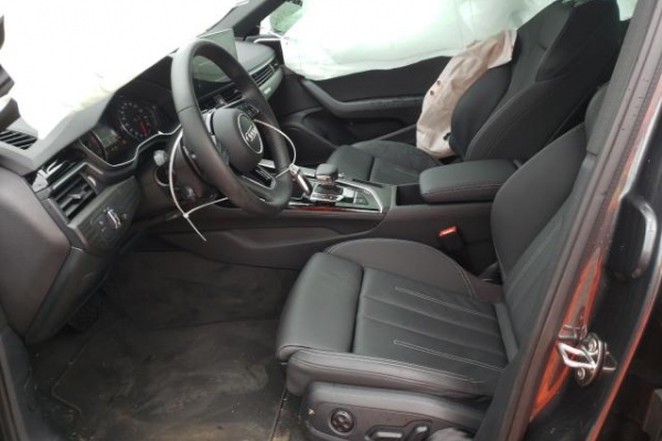 фото Audi A4 Premium