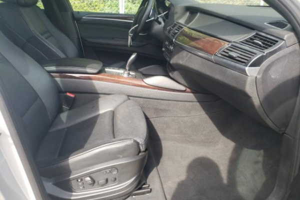 фото BMW X6 XDRIVE50I