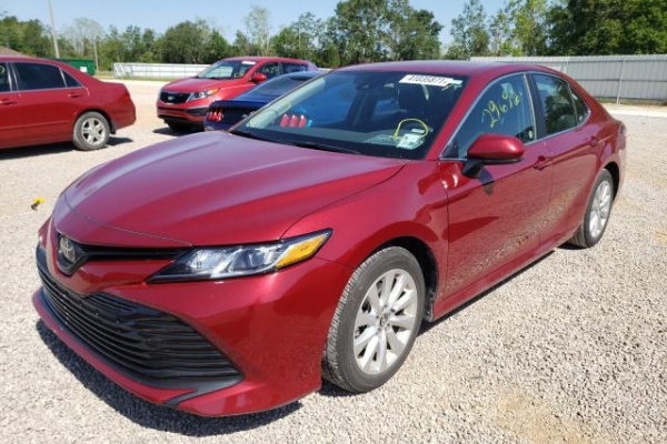 фото Toyota Camry LE