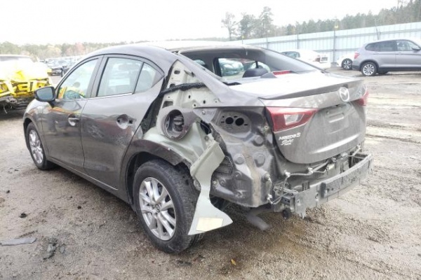 фото Mazda 3 TOURING