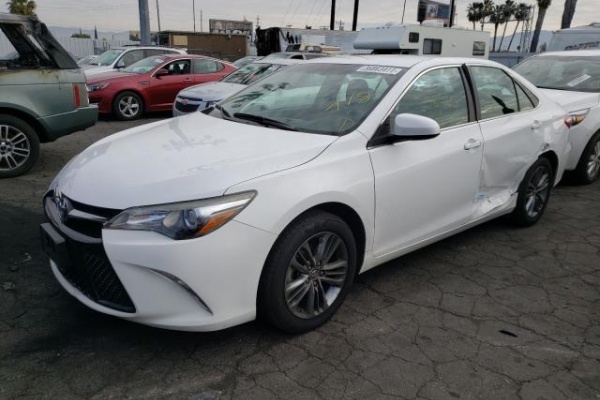 фото Toyota Camry LE