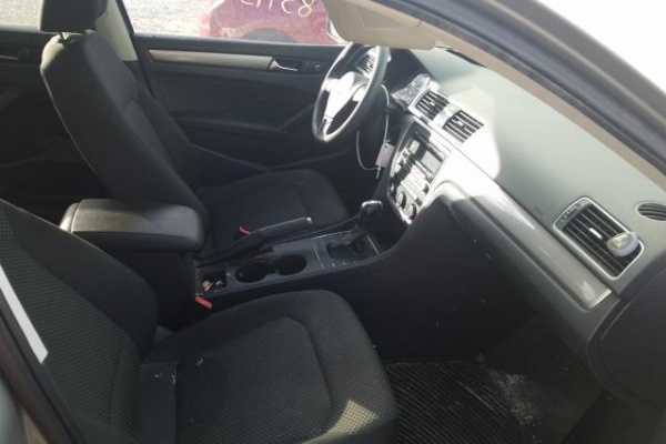 фото Volkswagen Passat S