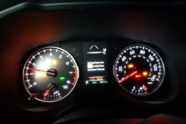 фото Toyota RAV4 LE