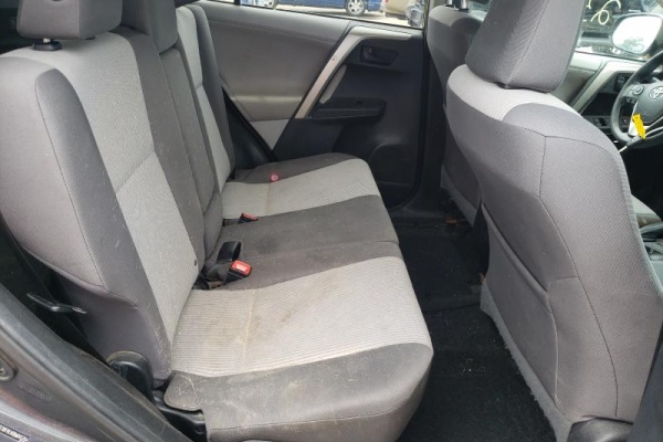 фото Toyota RAV4 LE