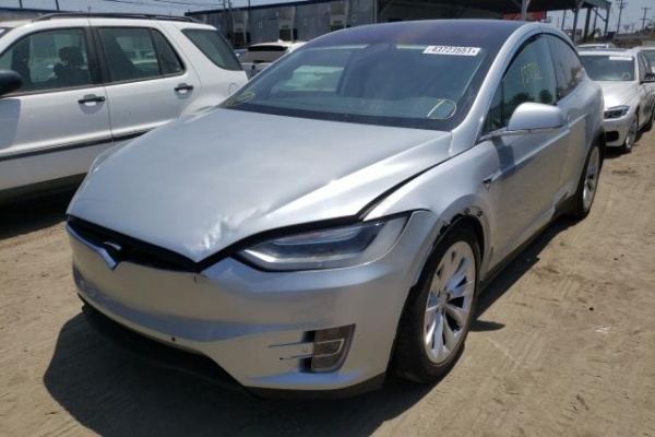 фото Tesla MODEL X