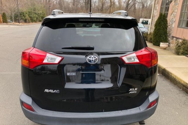 фото Toyota RAV4 XLE