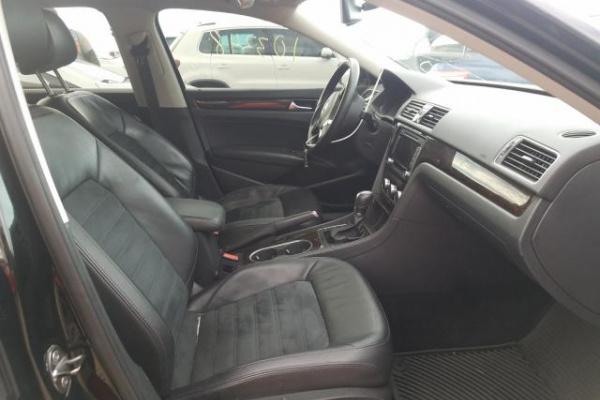 фото VOLKSWAGEN PASSAT