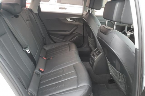 фото Audi A4 Premium