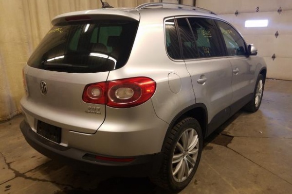 фото Volkswagen Tiguan S