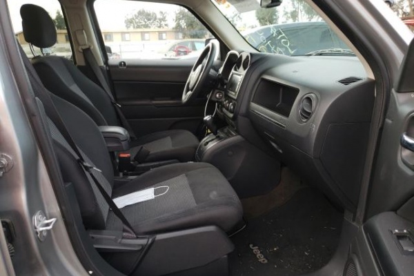 фото Jeep Patriot SPORT