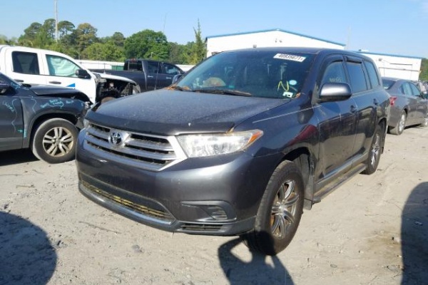 фото Toyota HIGHLANDER BASE