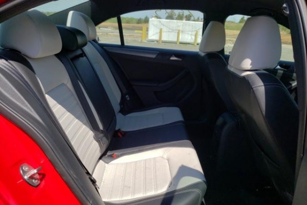 фото Volkswagen Jetta BASE