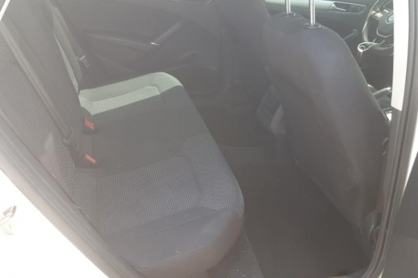 фото Volkswagen Passat S