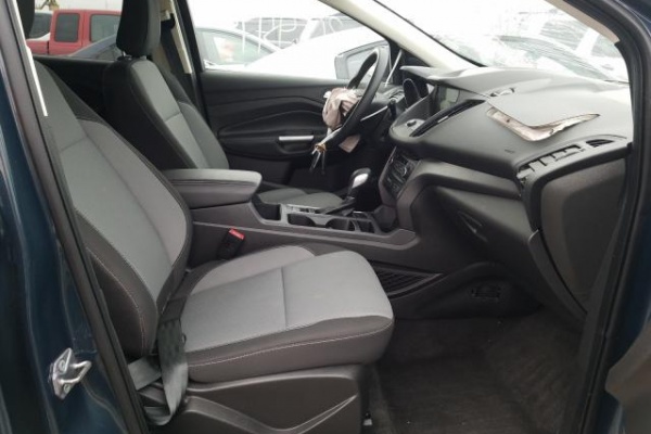 фото Ford Escape SE