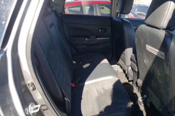 фото Mitsubishi Outlander Sport