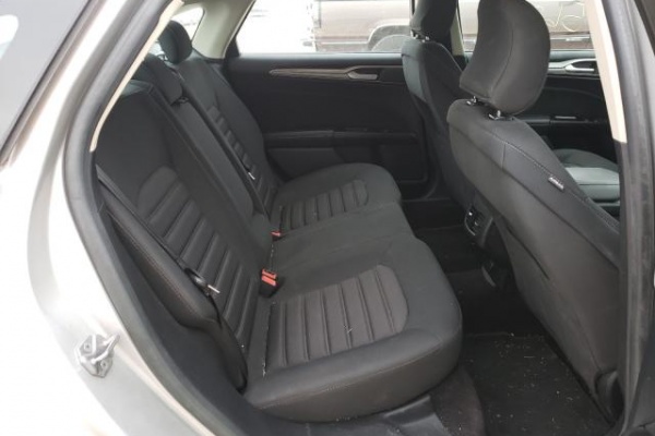 фото Ford Fusion SE