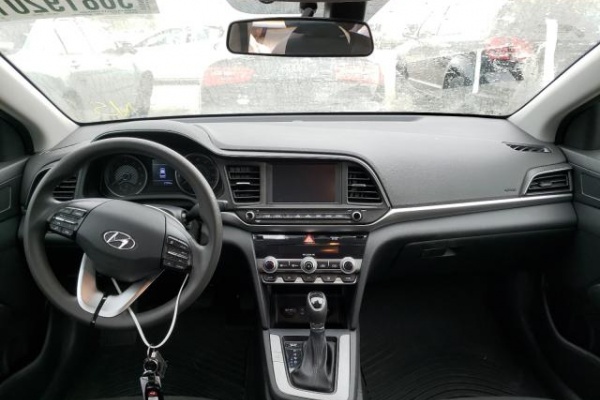 фото Hyundai Elantra SEL