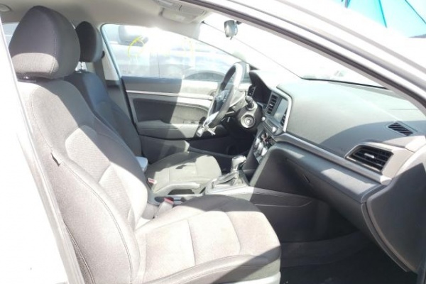 фото Hyundai Elantra SEL