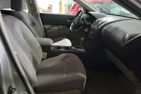 фото Nissan Rogue S