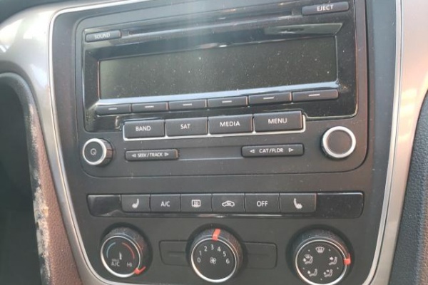 фото Volkswagen Passat S