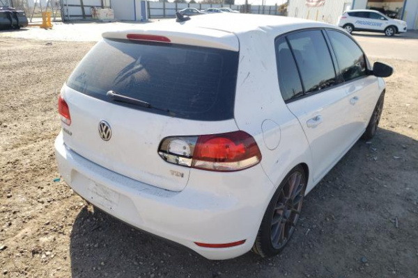 фото VOLKSWAGEN GOLF