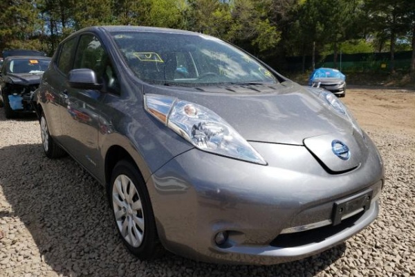 фото Nissan Leaf S
