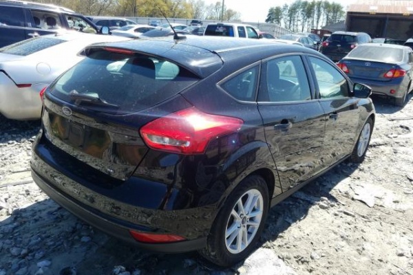 фото Ford Focus SE