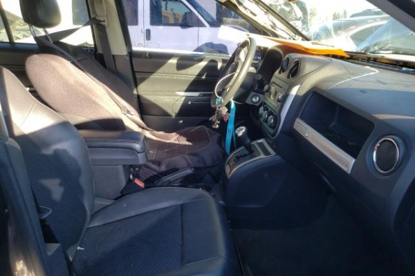 фото jeep COMPASS LATITUDE