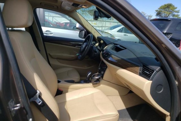 фото BMW X1 SDRIVE28I