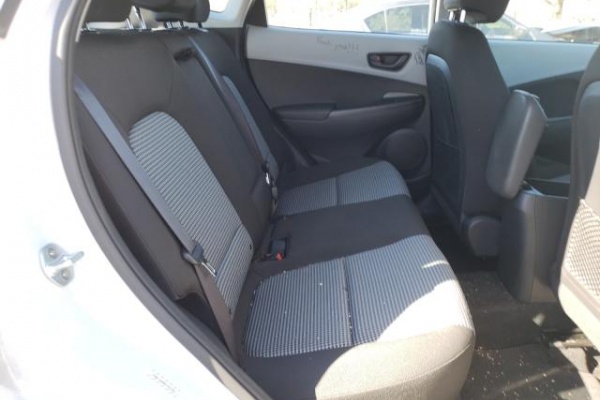 фото Hyundai Kona SE