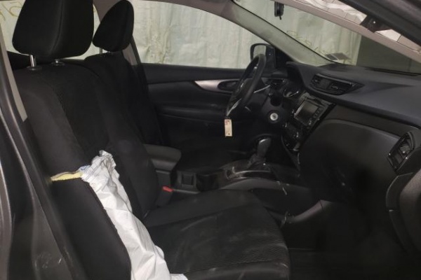 фото Nissan ROGUE SPORT S