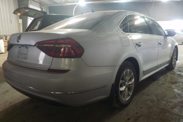 фото Volkswagen Passat S