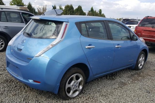 фото Nissan Leaf S