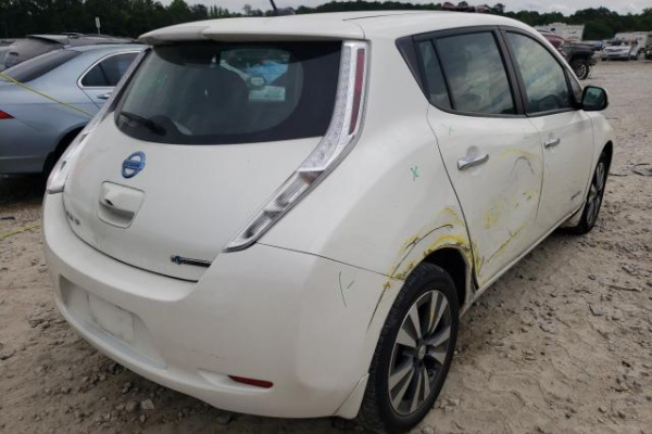 фото NISSAN LEAF