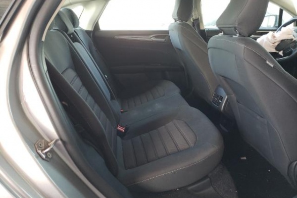 фото Ford Fusion SE