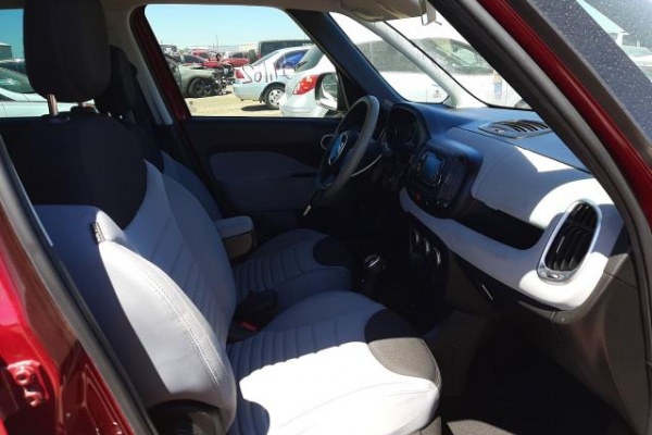 фото Fiat 500L EASY