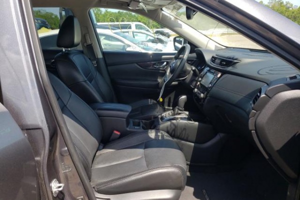 фото Nissan ROGUE S