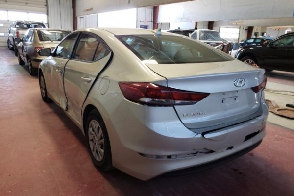 фото Hyundai Elantra SE