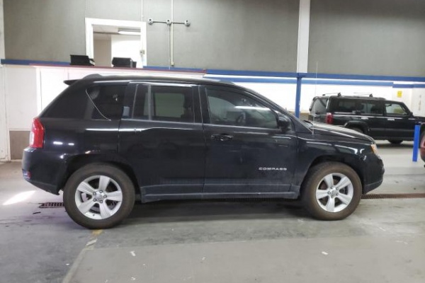 фото Jeep Compass SPORT