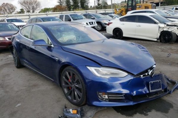 фото Tesla MODEL S