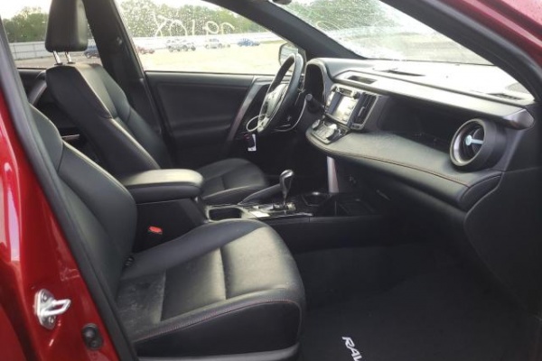 фото Toyota RAV4 LE