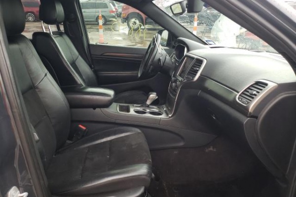 фото jeep GRAND CHEROKEE LAREDO