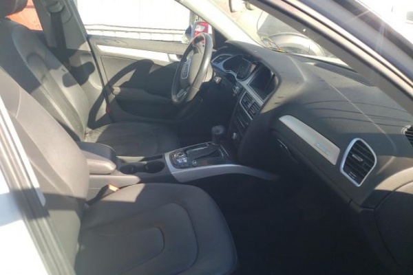 фото Audi A4 Premium