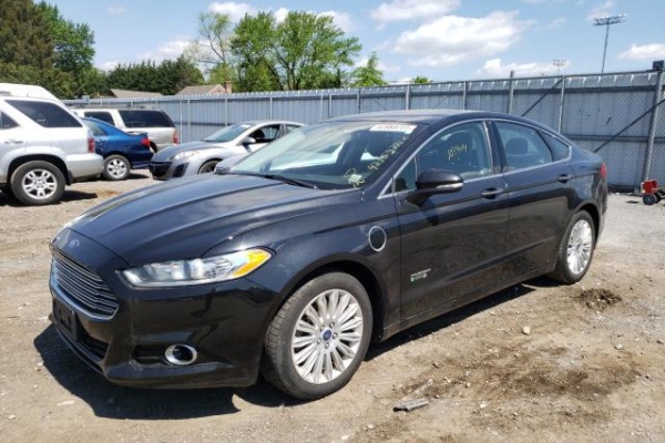 фото Ford Fusion TITANIUM PHEV