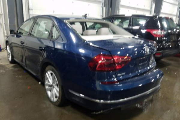 фото Volkswagen Passat WOLFSBURG