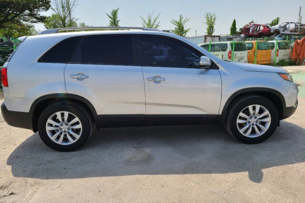 фото KIA SORENTO