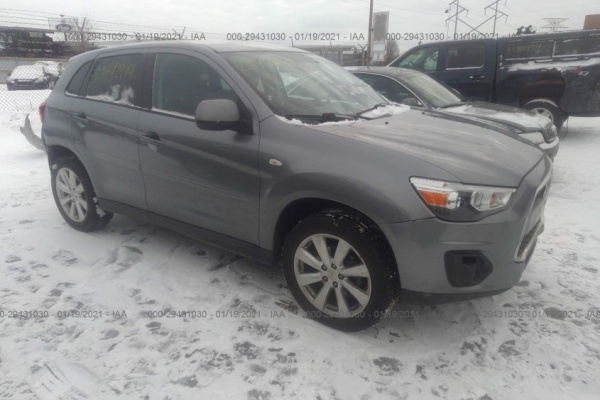 фото Mitsubishi Outlander SPORT ES