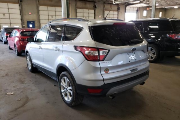 фото Ford Escape SE