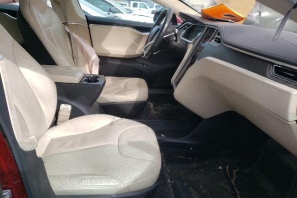 фото Tesla MODEL S