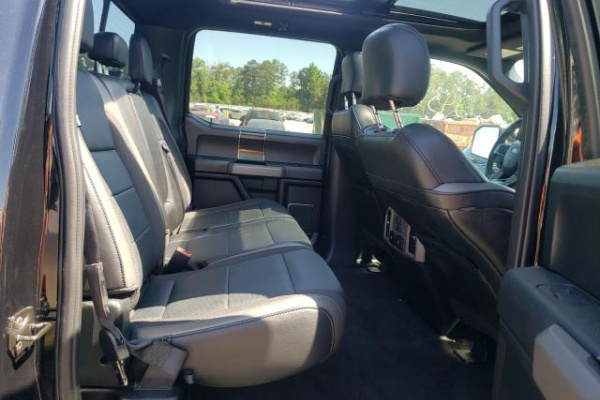 фото Ford F-150 RAPTOR